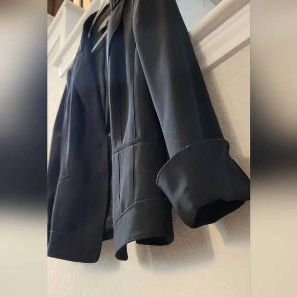 ANN TAYLOR BLACK BLAZER/ SIZE 8 PETITE / TWO BUTTON / ROLLED SLEEVES - Picture 2 of 6